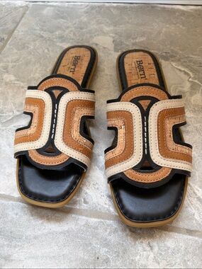 Born Two-Tone Tan, Black & Cream Slide Mules New without Tags